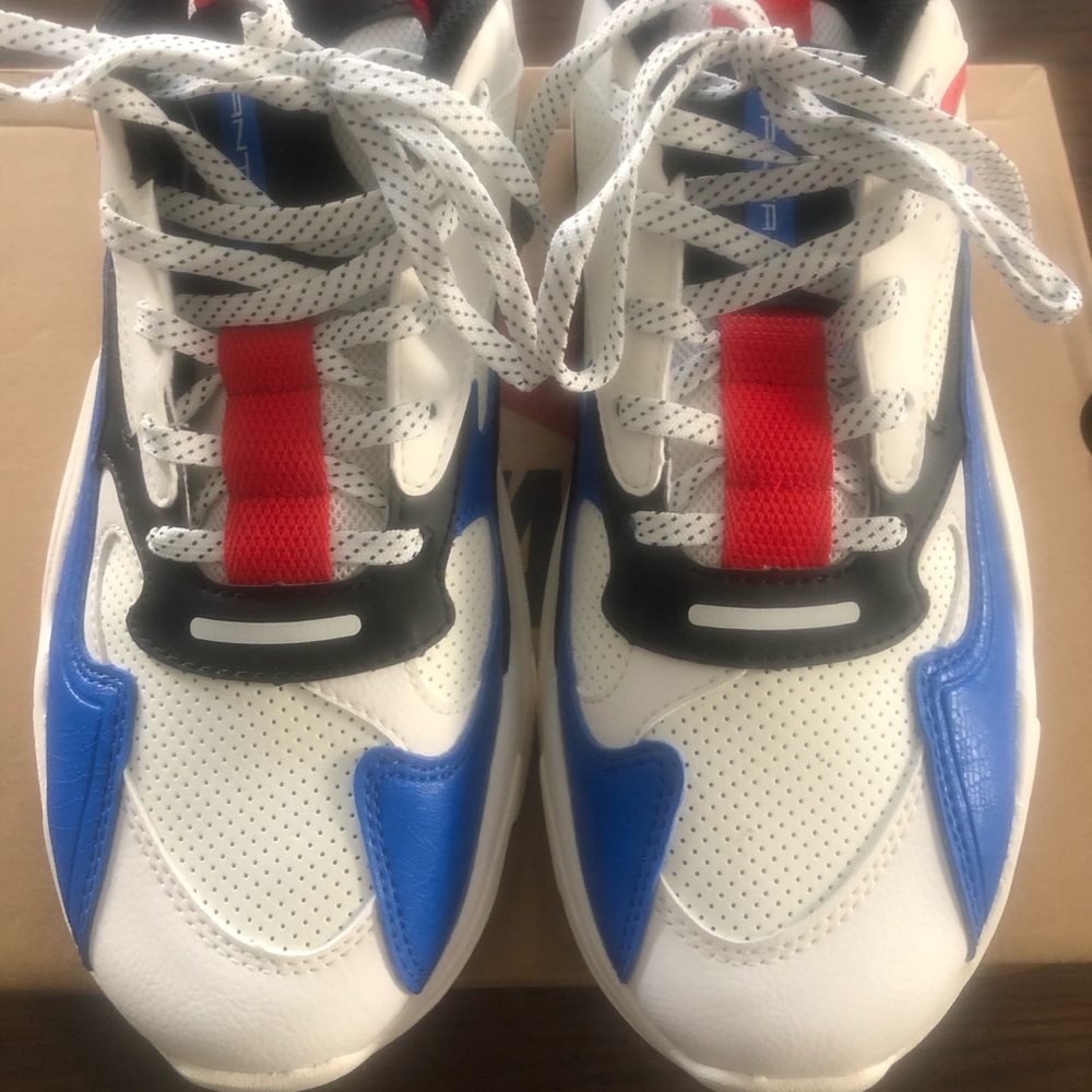 Women’s Anta training shoes